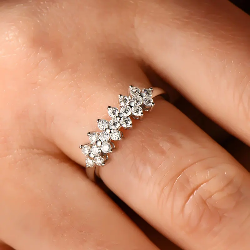 Anel Cluster Floral Moissanite Prata 925 Luar Fleuresse