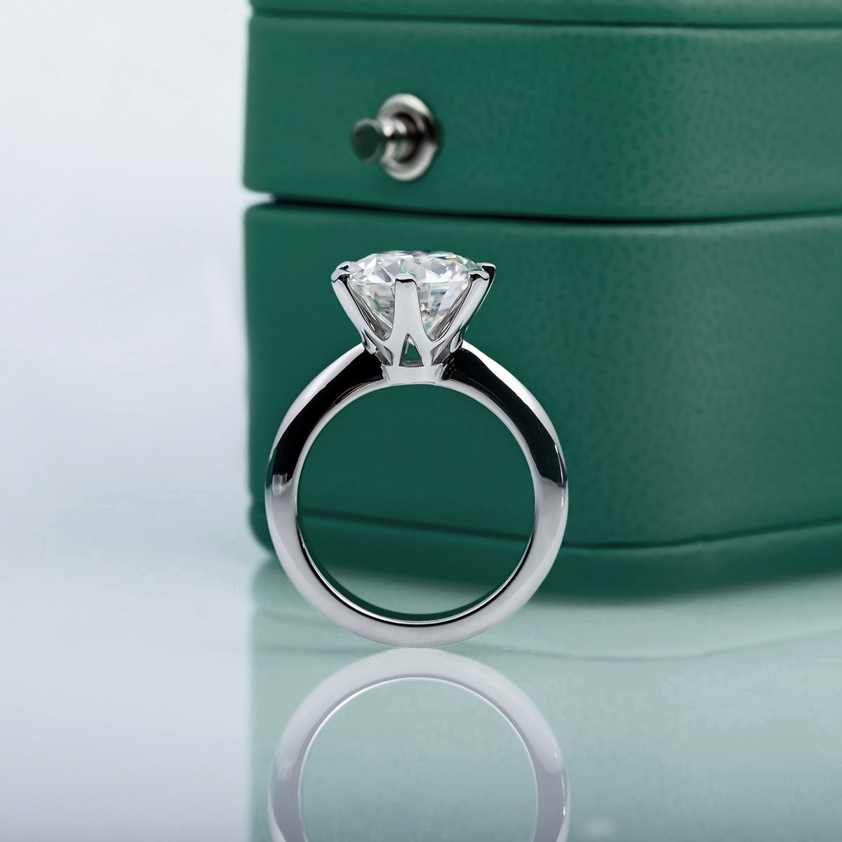 Anel Solitário Moissanite em Prata 925 com Banho de Ouro Branco 18k Luar Aurora Eterna
