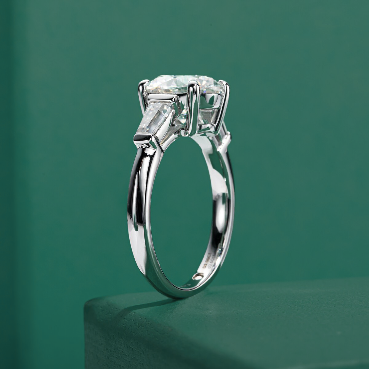 Anel Solitário Brilhante com Moissanite em Prata 925 Luar Cirila