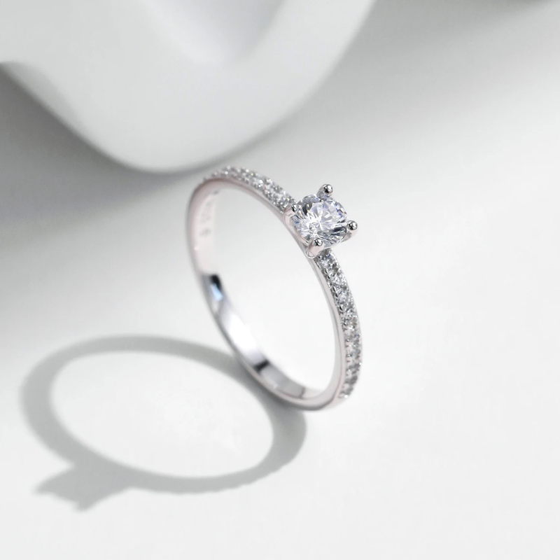 Anel Solitário Essencial Brilhante com Moissanite Banho Ouro 18k Luar Dara - foto 4