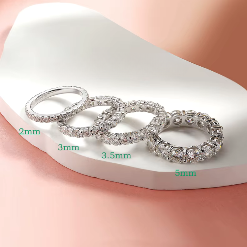 Anel Aliança Cravejada Moissanite com Banho Ouro 18K Luar Althea