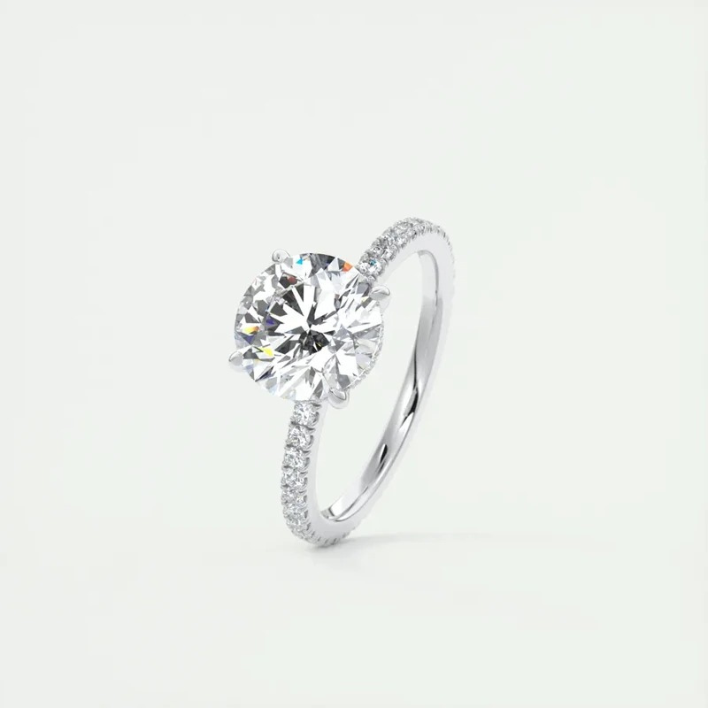 Anel Solitário Moissanite com Aro Cravejado Luar Amélia