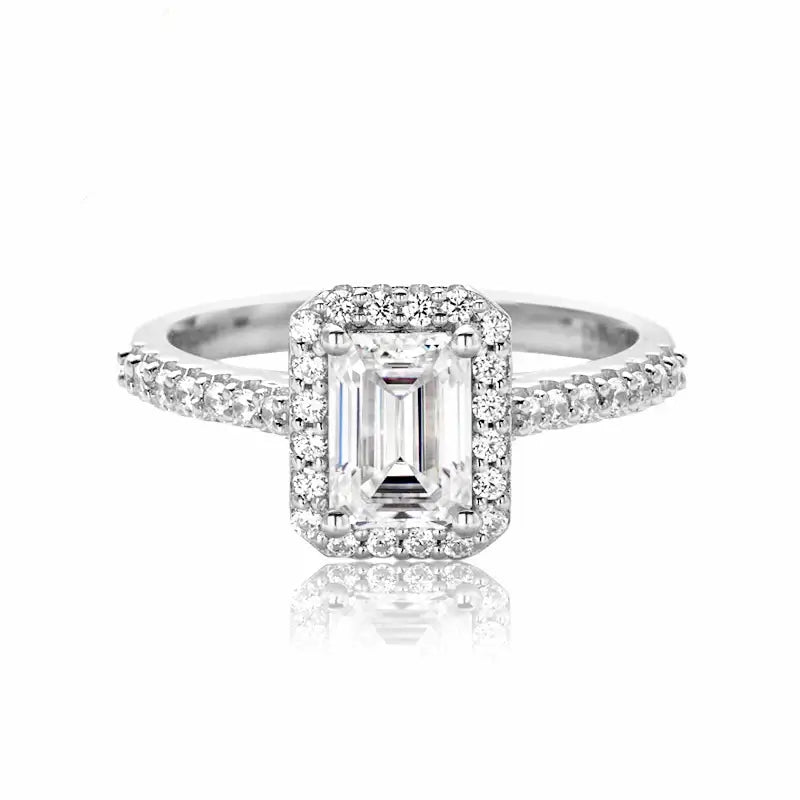 Anel Solitário Halo Moissanite Corte Esmeralda Luar Cristina