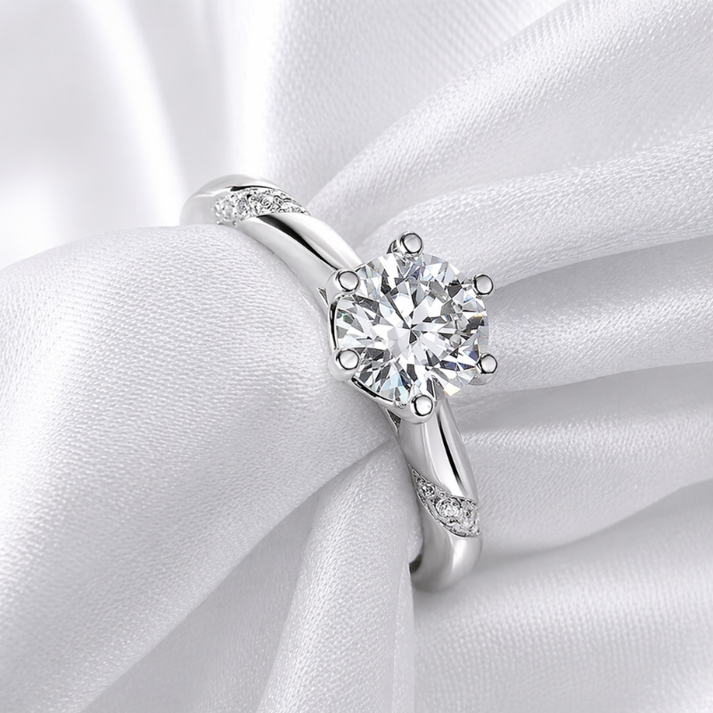 Anel Solitário Moissanite Prata 925 Aro Torcido banho Ouro 18k Luar Luna