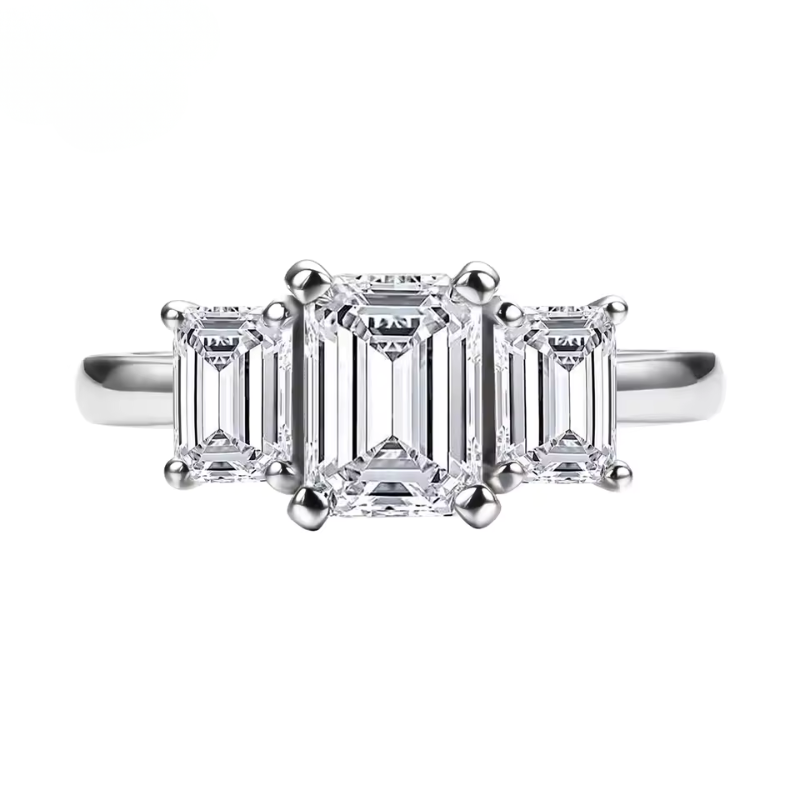 Anel Moissanite 3 Pedras Corte Esmeralda com Design Clássico Luar Heloise
