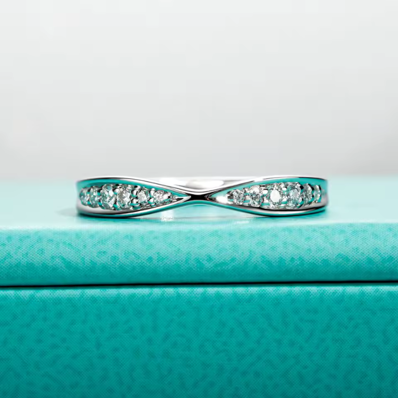 Anel Aparador Moissanite com Design Ondulado Luar Luz Infinity