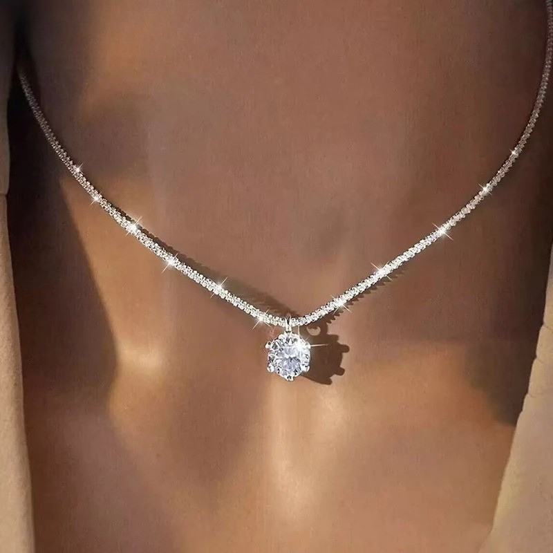 Colar Luar Elena – Com Moissanite e Ouro Branco 18k