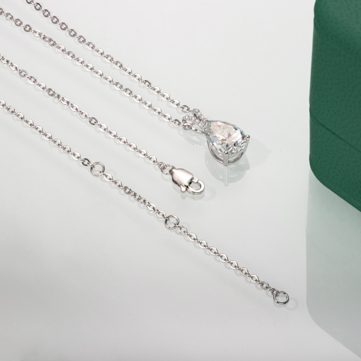 Colar Gota de Moissanite Eternity com Banho Ouro Branco 18K