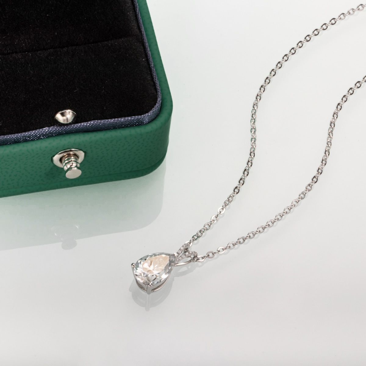 Colar Gota de Moissanite Eternity com Banho Ouro Branco 18K