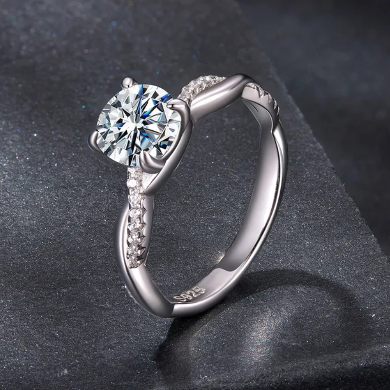 Anel Solitário Entrelaçado Moissanite Prata 925 Luar Eva
