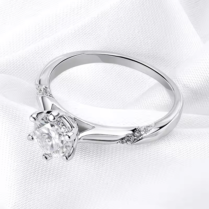 Anel Solitário Moissanite Prata 925 Aro Torcido banho Ouro 18k Luar Luna