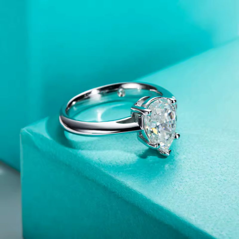 Anel Solitário Moissanite Corte Pera Clássico em Prata 925 Luar Talita