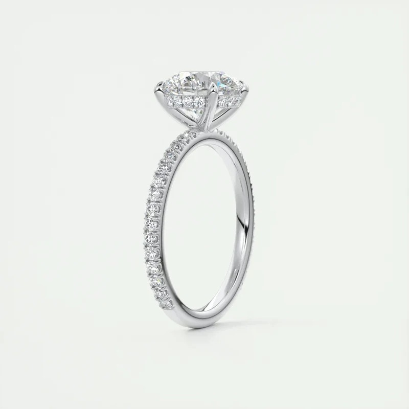 Anel Solitário Moissanite com Aro Cravejado Luar Amélia