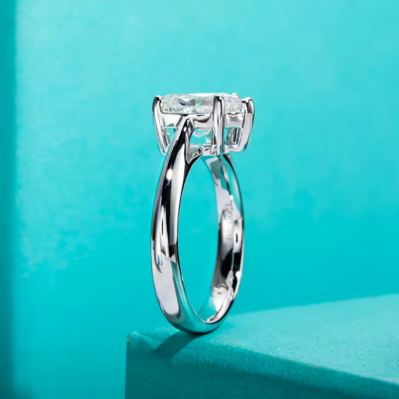 Anel Solitário Moissanite Corte Pera Clássico em Prata 925 Luar Talita