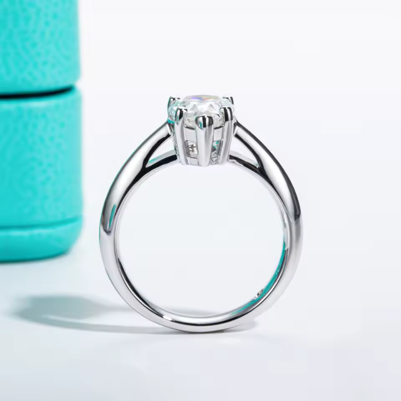 Anel Solitário Moissanite Corte Pera Clássico em Prata 925 Luar Talita