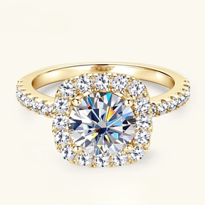 Anel Luar Livia – Com Moissanite e Ouro 18k