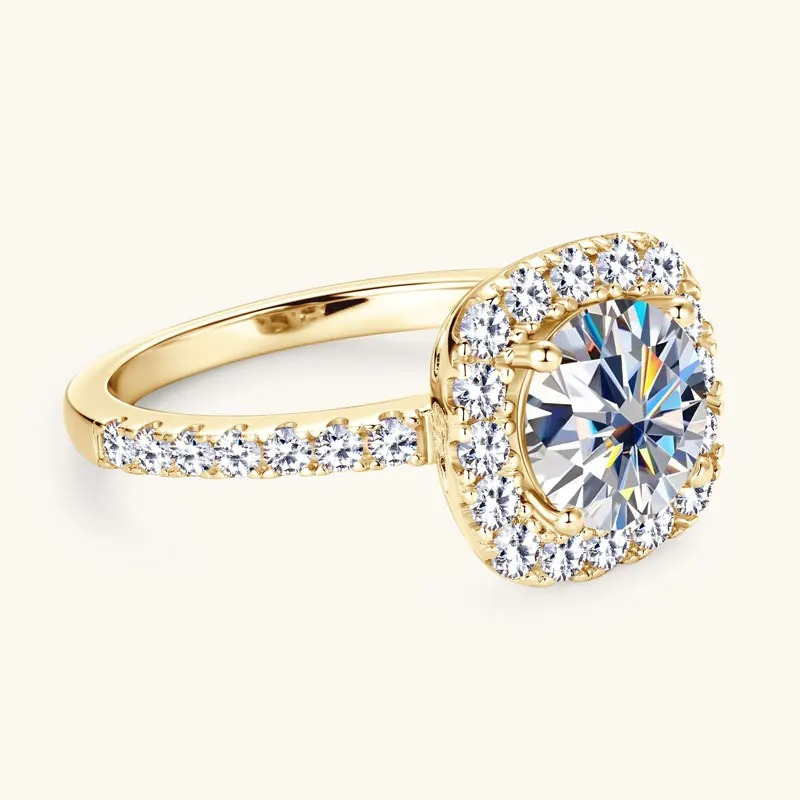 Anel Luar Livia – Com Moissanite e Ouro 18k