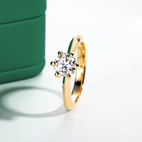 Anel Luar Essenza Dourada - Solitário com Moissanite Ouro 18k