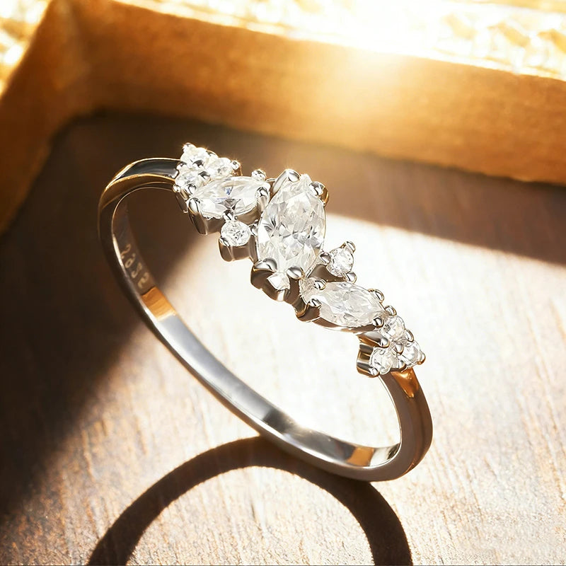 Anel Cluster Moissanite Prata 925 Banho Ouro Branco — Éloise - foto 4