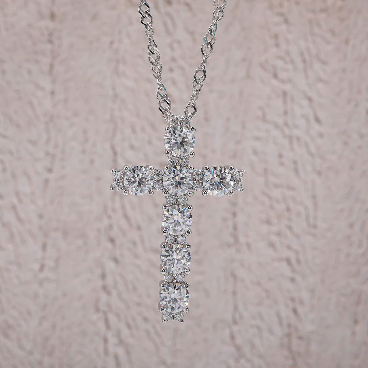 Colar Crucifixo Luxo em Prata 925 com Moissanite Luar Brilho Eterno Luar