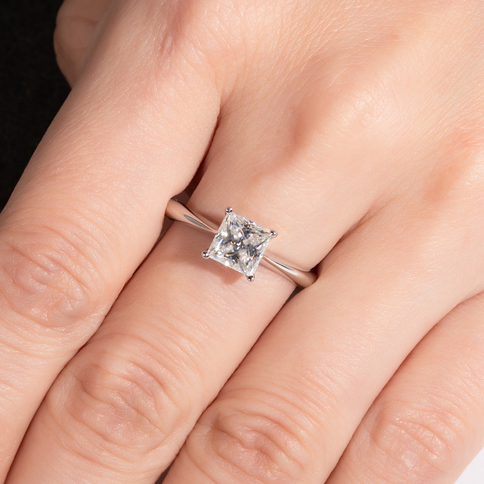 Anel Solitário Princess Moissanite Banho Ouro 18k Luar Sabrina